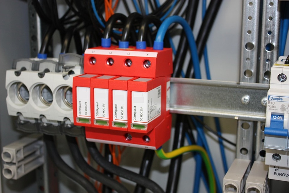 U berspannungsschutz bei Matthias Krell Kälteanlagenbauer- u. Elektroinstallateurmeister in Grömitz